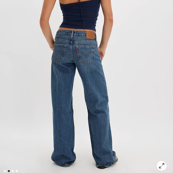 NWOT Levi’s Low Loose Jeans - Picture 2 of 6